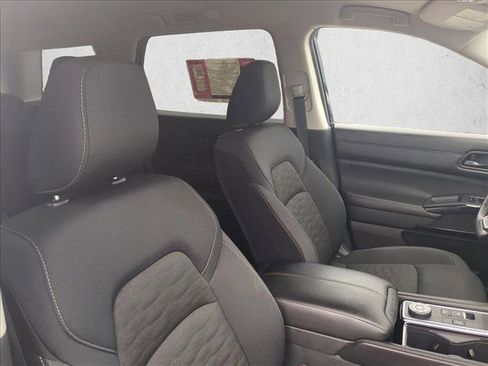 Used 2025 Nissan Pathfinder SV AWD/4WD image 21