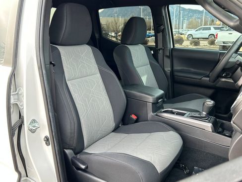 Used 2023 Toyota Tacoma TRD Sport w/ Technology Package image 19