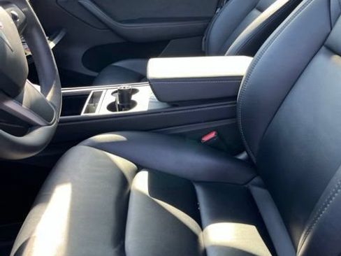 Used 2023 Tesla Model Y Long Range AWD/4WD image 12