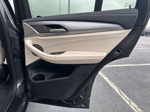 Used 2021 BMW X4 xDrive30i w/ M Sport Package image 11