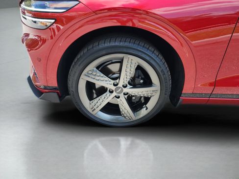 Used 2024 Genesis GV70 3.5T Sport w/ Sport Prestige Package AWD/4WD image 33