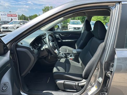 Used 2018 Nissan Rogue S AWD/4WD image 12
