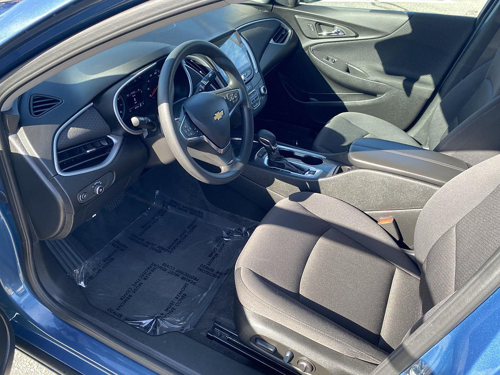 Certified 2025 Chevrolet Malibu LT FWD image 11