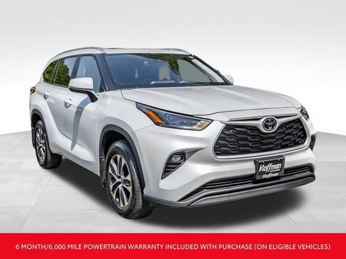 Certified 2025 Toyota Highlander XLE AWD/4WD image 2