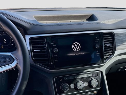Used 2022 Volkswagen Atlas Cross Sport SE image 12