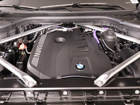 New 2026 BMW X5 xDrive40i w/ M Sport Package image 21