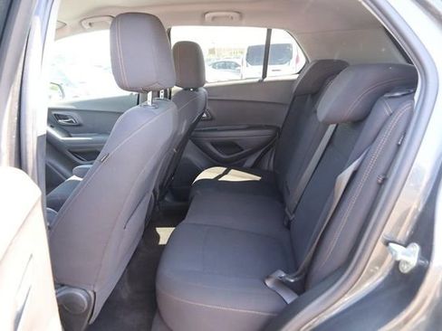 Used 2020 Chevrolet Trax LS w/ Tint and Cruise Package FWD image 9