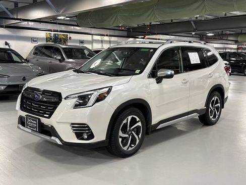 Certified 2022 Subaru Forester Touring AWD/4WD image 5