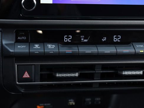 Used 2025 Toyota Camry LE image 18