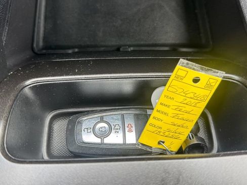 Used 2018 Ford Fusion SE w/ Equipment Group 201A FWD image 23