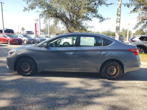 Used 2017 Nissan Sentra S image 9