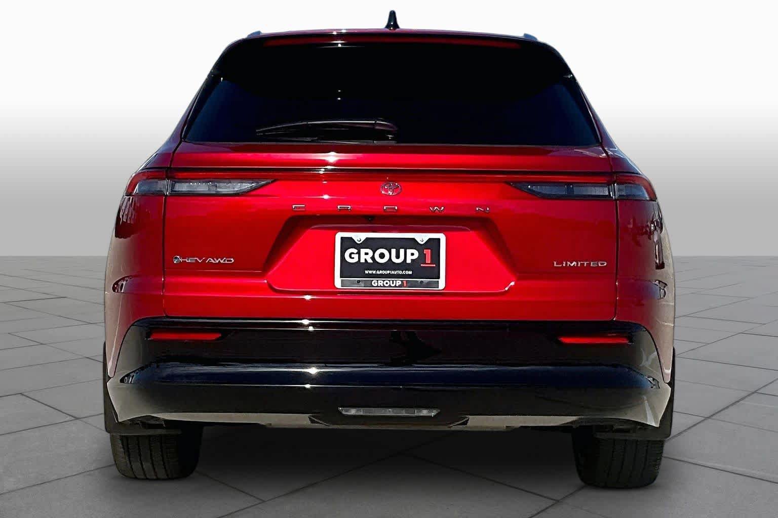 Used 2025 Toyota Crown Signia AWD/4WD image 4