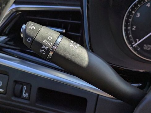 New 2025 Cadillac XT6 Luxury image 28