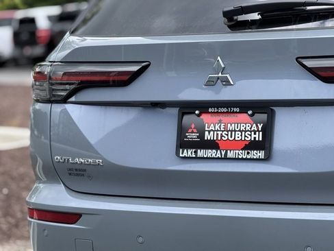 New 2025 Mitsubishi Outlander SEL image 9