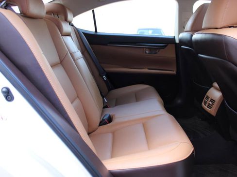 Used 2017 Lexus ES 350 w/ Navigation System Package image 43