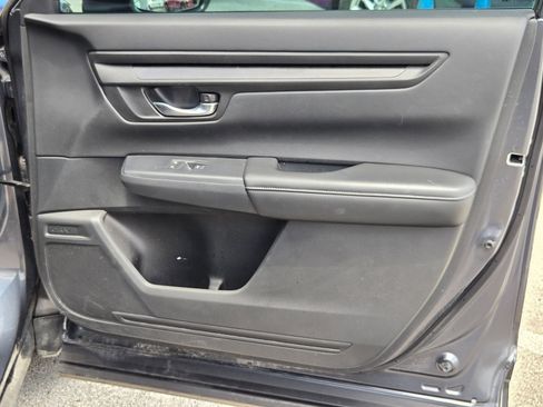 Used 2025 Honda CR-V LX image 28