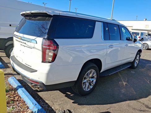 Used 2023 Chevrolet Suburban Premier image 4