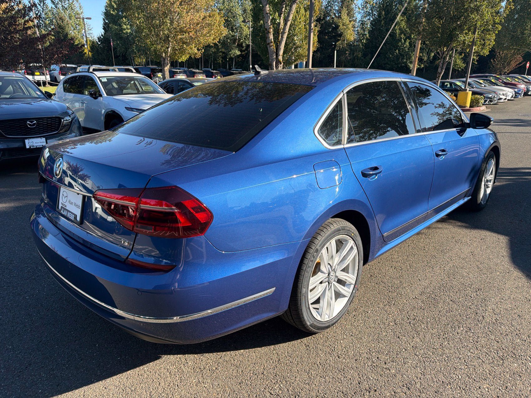 Used 2017 Volkswagen Passat 1.8T SE FWD image 3
