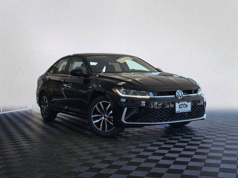 New 2026 Volkswagen Jetta SE FWD image 1