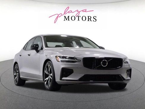 Used 2023 Volvo S60 B5 Plus AWD/4WD image 3