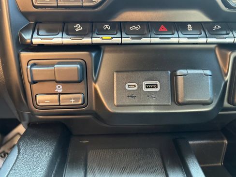 Used 2019 GMC Sierra 1500 AT4 w/ AT4 Preferred Package AWD/4WD image 33