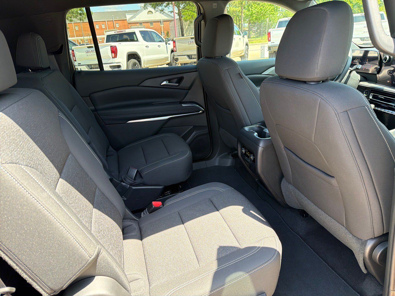 Used 2026 Chevrolet Traverse LT FWD image 12