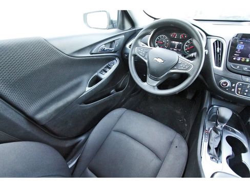 Used 2024 Chevrolet Malibu LT FWD image 9