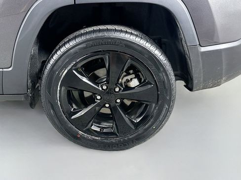 Used 2021 Jeep Cherokee Altitude image 26