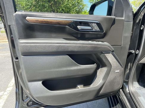 Used 2025 Chevrolet Tahoe High Country image 26