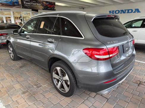 Used 2018 Mercedes-Benz GLC 300 4MATIC w/ Premium Package image 3