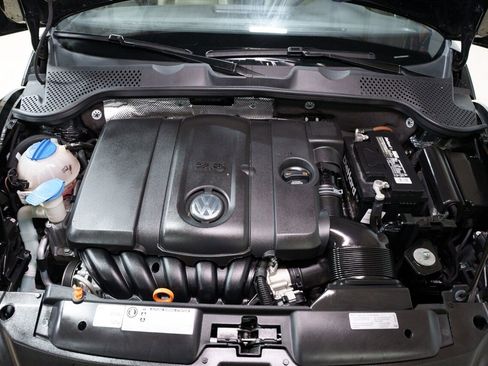 Used 2013 Volkswagen Beetle 2.5 image 27