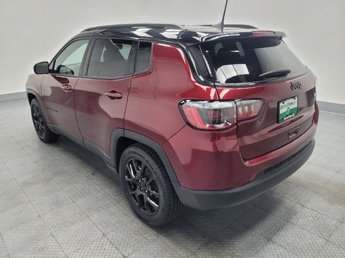 Used 2022 Jeep Compass Latitude FWD image 3