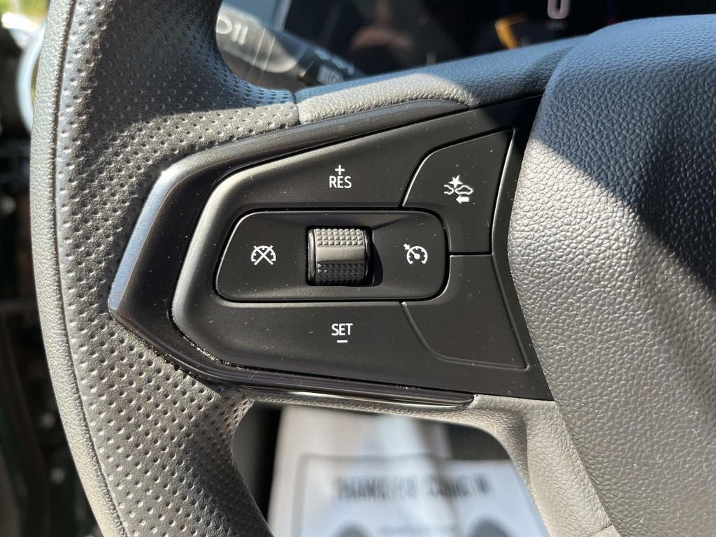 Used 2025 Chevrolet Trax LT FWD image 26