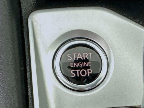 Used 2025 Nissan Altima 2.5 SV FWD image 19