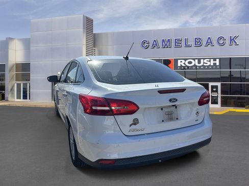 Used 2017 Ford Focus SE w/ Cold Weather Package FWD image 6
