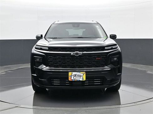 Used 2024 Chevrolet Traverse RS image 2