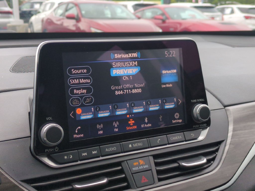 Used 2025 Nissan Altima 2.5 SV FWD image 23