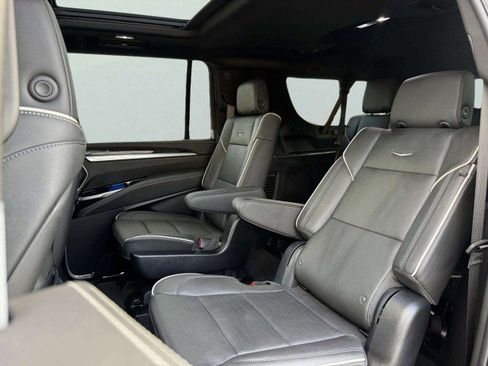 Used 2025 Cadillac Escalade ESV Sport w/ Touring Package image 36