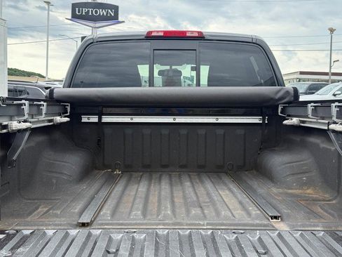 Used 2020 Nissan Frontier SV image 8