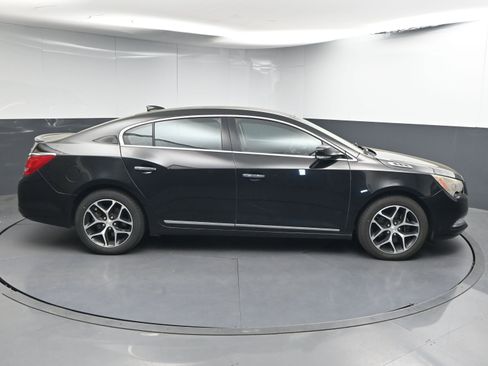 Used 2016 Buick LaCrosse Sport Touring image 9