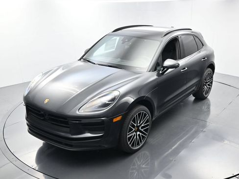 Certified 2026 Porsche Macan AWD/4WD image 23