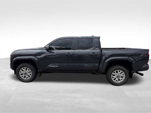 Used 2024 Toyota Tacoma SR5 AWD/4WD image 4