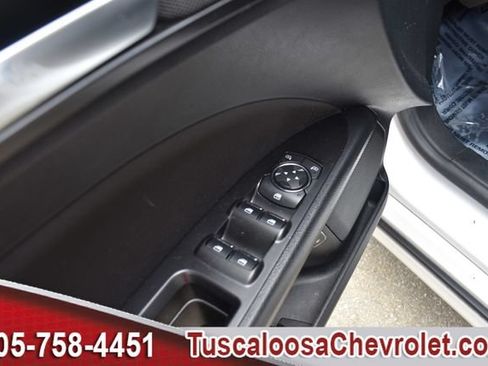Used 2018 Ford Fusion SE w/ Equipment Group 601A FWD image 17