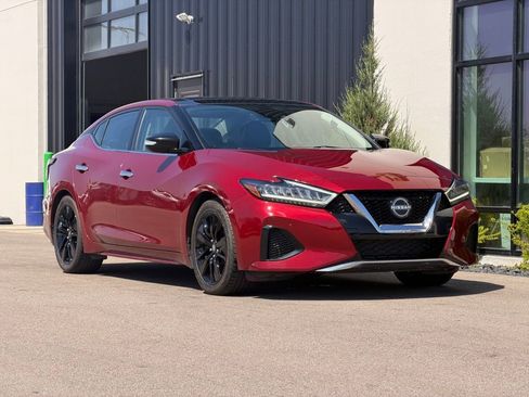 Used 2023 Nissan Maxima SL FWD image 3