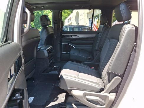 New 2026 Jeep Grand Wagoneer Limited AWD/4WD image 6