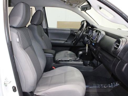 Used 2022 Toyota Tacoma SR image 13