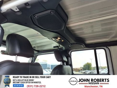 Used 2022 Jeep Wrangler Unlimited Sahara w/ Cold Weather Group image 12