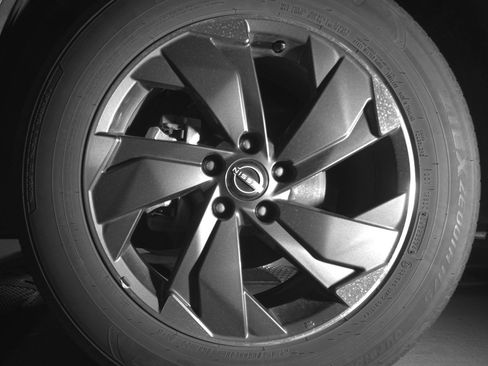 Used 2025 Nissan Rogue SV image 12