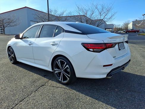 Used 2022 Nissan Sentra SR w/ Trunk Package image 12