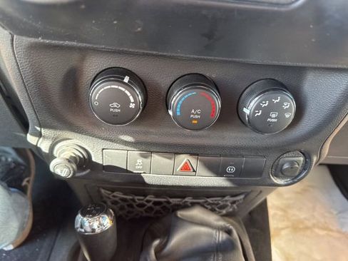 Used 2012 Jeep Wrangler Rubicon w/ Dual Top Group image 18